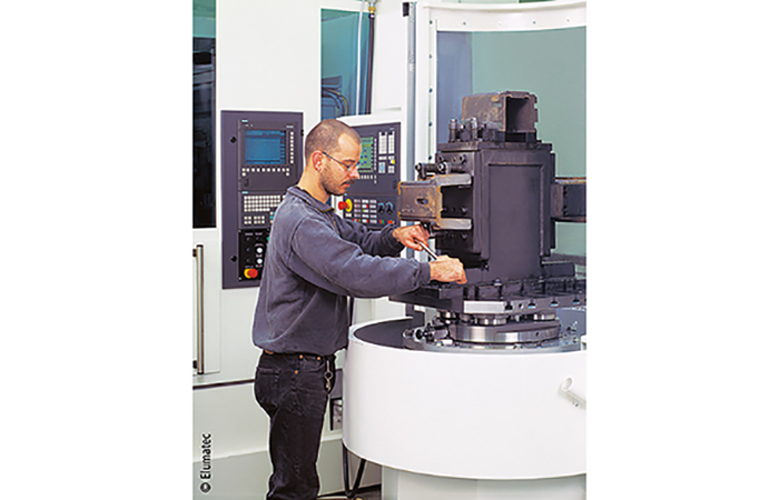 Elumatec France met son service en avant