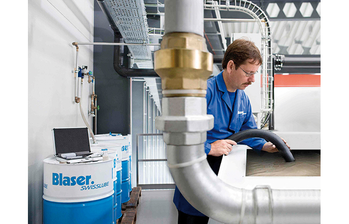 Blaser met son service en avant