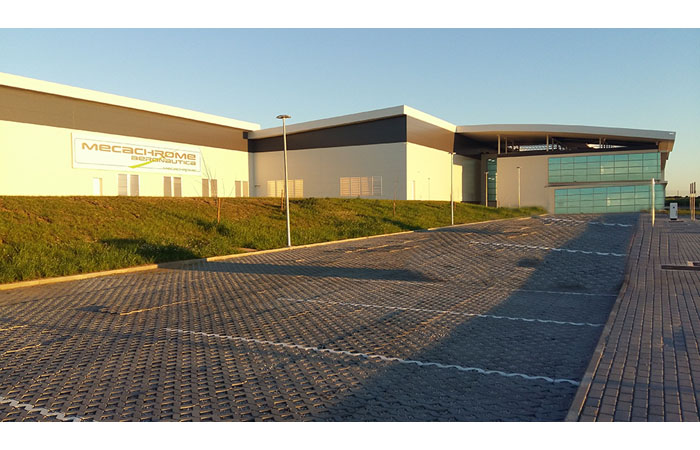 Premier centre d’usinage de pièces en titane chez Mecachrome