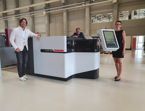 La rectifieuse Tschudin Cube 350 récompensée pour son design