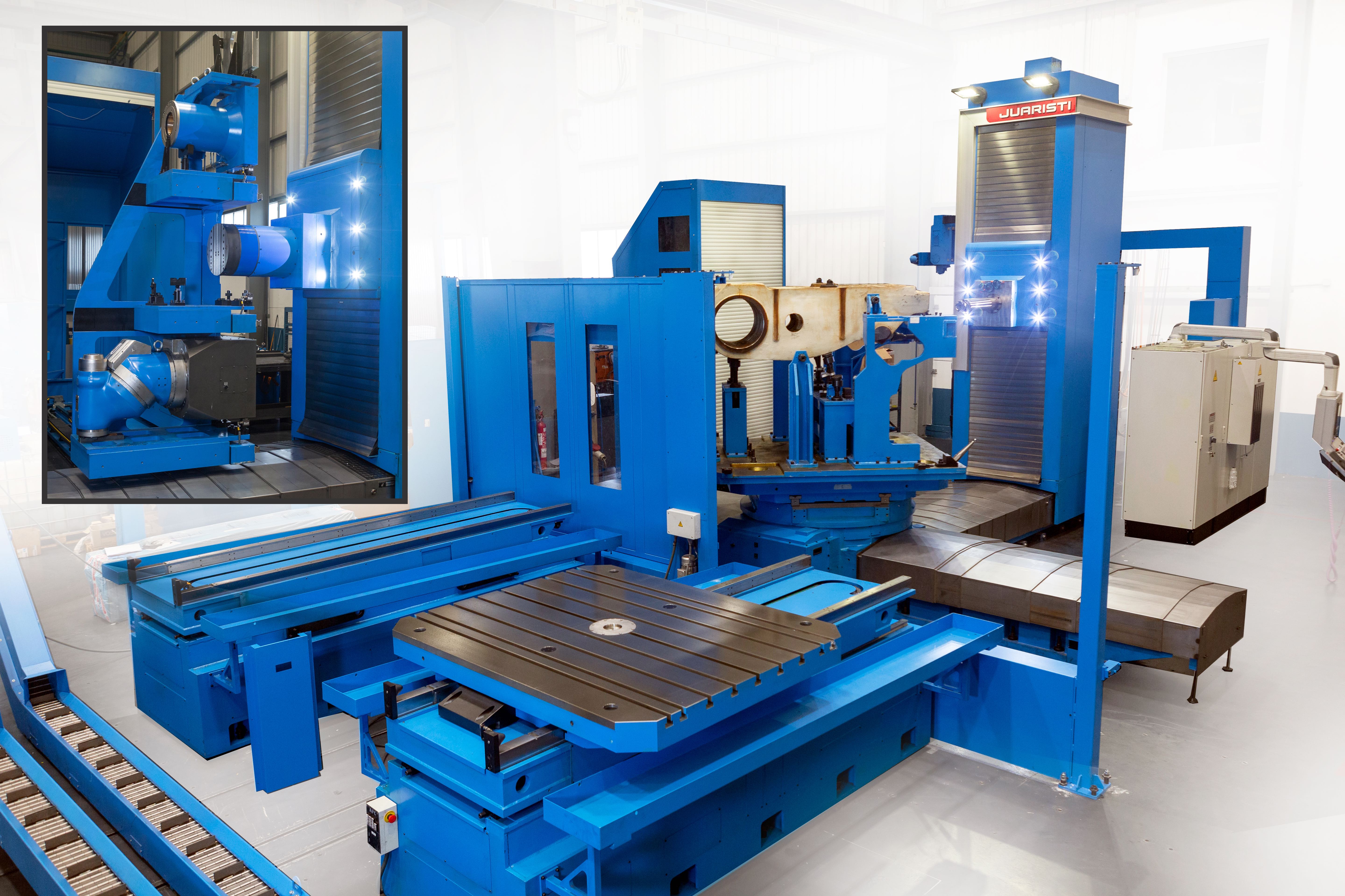 Centre de fraisage à table croisée