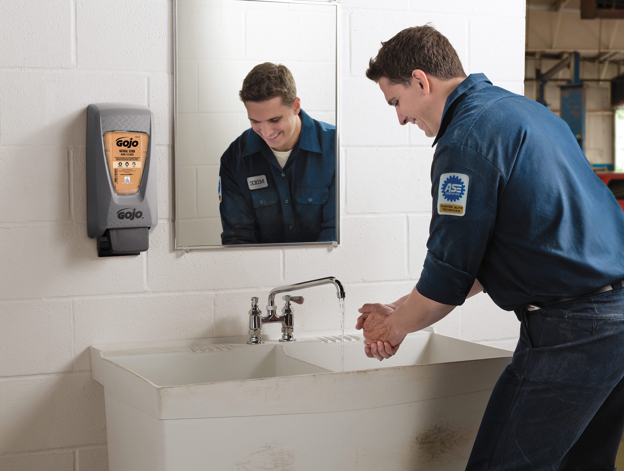 Protéger les mains à l’aide des produits Gojo