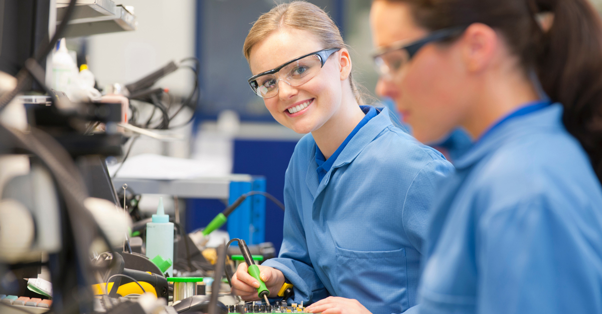 IndustriElles : un collectif à pied d’œuvre pour féminiser l’industrie