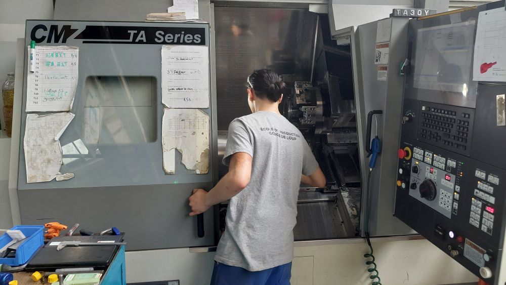 un eleve école de production Gorge de Loup