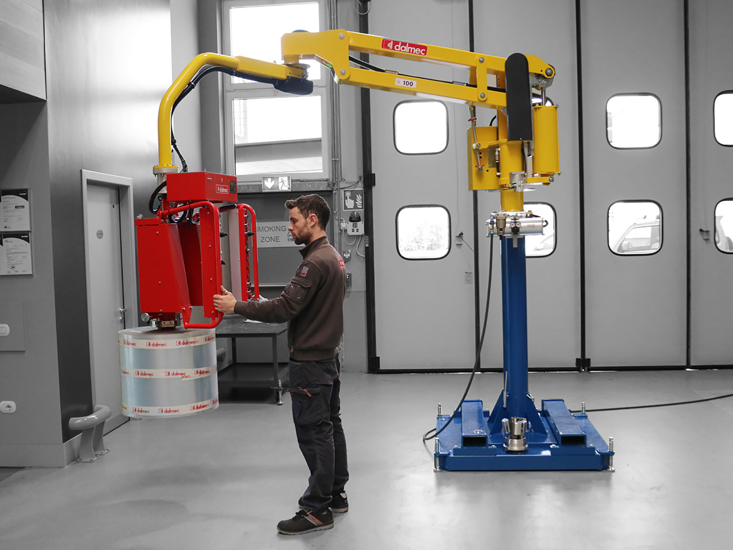 Manutention ergonomique des bobines de film plastique