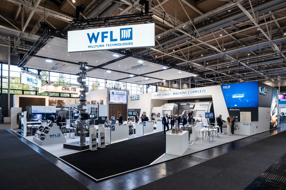 Vue sur stand de plus 500 m² de WFL lors de l’édition 2025 de l’EMO, à Hanovre (Allemagne).