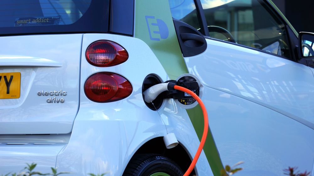 Huit conducteurs européens de véhicules électriques sur dix préfèrent conduire leur véhicule électrique plutôt qu’un modèle thermique.